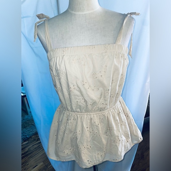 Maurice’s Ivory Eyelet Summer top size M cotton - Picture 1 of 7